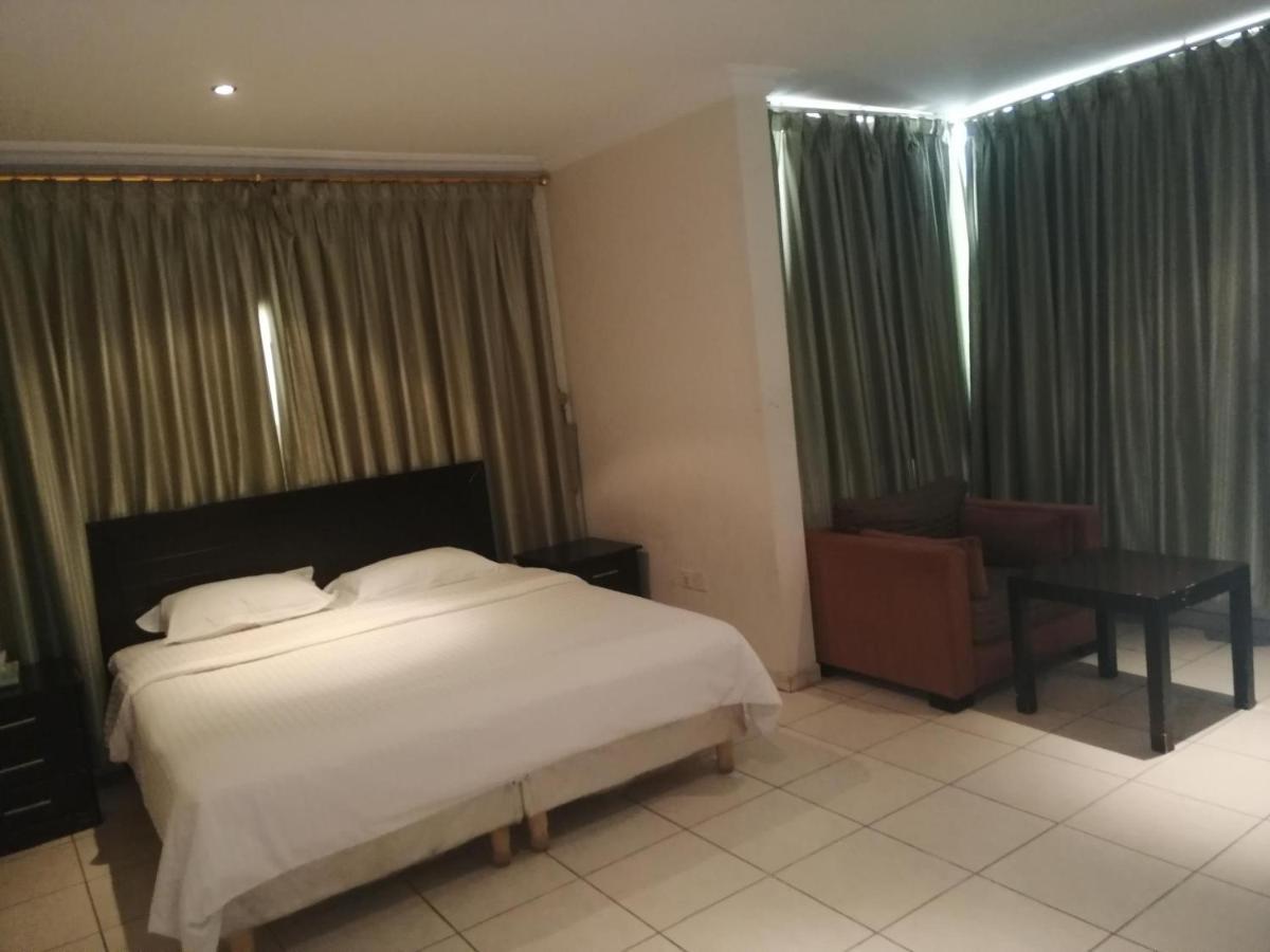 Al Aziziyah Hotel And Suites Khamis Mushait Exteriér fotografie